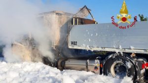 LKW in Flammen – Autobahn A4 gesperrt